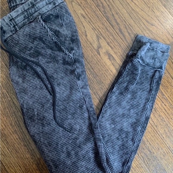 Cotton Citizen ‘Monaco’ Sweatpants - Picture 4 of 4